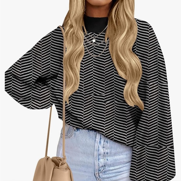 Zesica Sweaters - Black and White Chevron Turtleneck Sweater